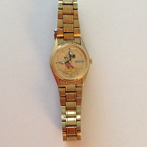 Vintage Mickey Mouse Seiko Watch - Picture 2 of 7